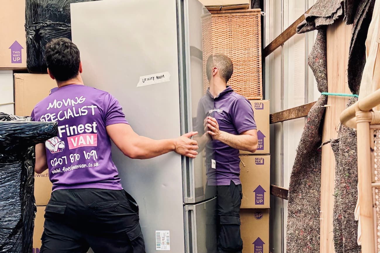 Team Members Lifting Appliance, Finest Van, UK Team Members Lifting Appliance, Finest Van, UK